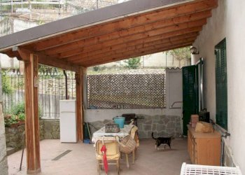 tettoia - Villa via Roma, 16, San Biagio della Cima - foto 10