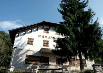 Facciata - Stabile - Palazzo strada Provinciale 5, Pornassio - foto 3