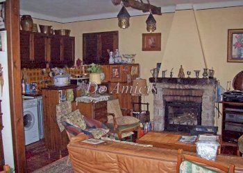 caminetto - Trilocale via San Antonio, 22, Apricale - foto 9