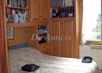 camera da letto - Trilocale via San Antonio, 22, Apricale - foto 15