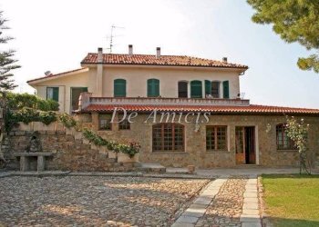 fabbricato - Attività Commerciale via Fontana Rosa, 11, Imperia - foto 1