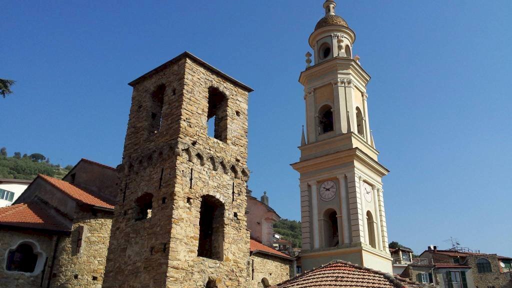 Vistapiazza chiesa - Quadrilocale piazza Guglielmo Marconi, 21, Vallebona - foto 1
