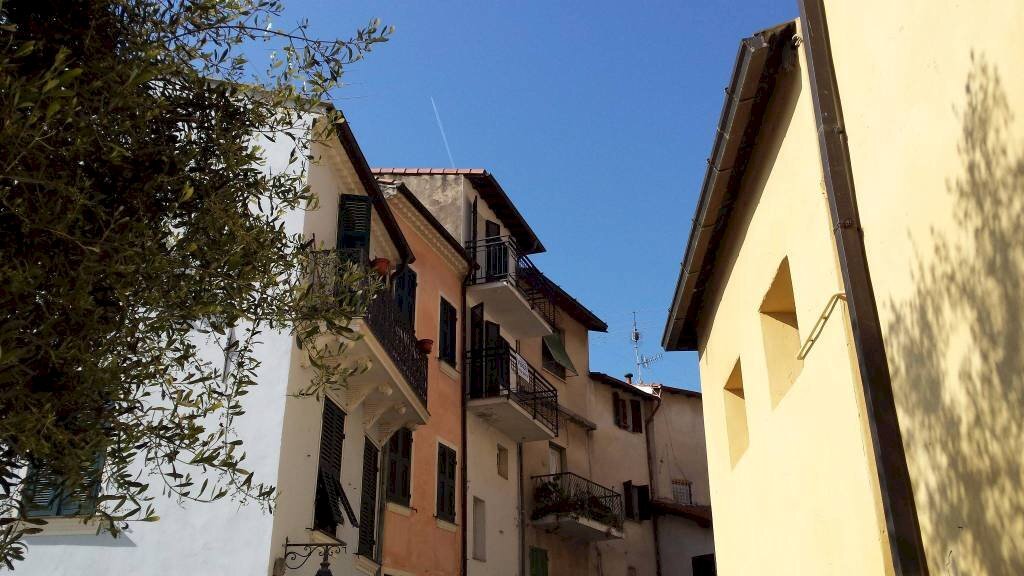 Vista - Quadrilocale piazza Guglielmo Marconi, 21, Vallebona - foto 2