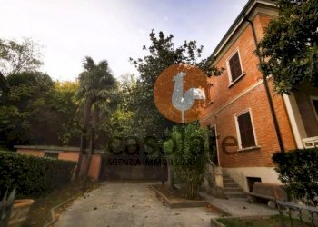 Facciata - Villa via Peschiera, 14, Cartoceto - foto 3