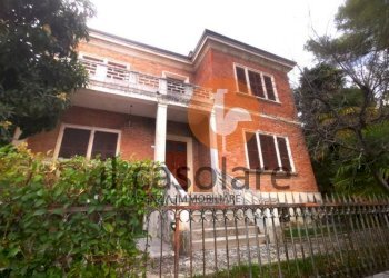 Facciata - Villa via Peschiera, 14, Cartoceto - foto 4