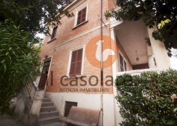 Facciata - Villa via Peschiera, 14, Cartoceto - foto 5