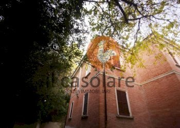 Facciata - Villa via Peschiera, 14, Cartoceto - foto 7