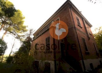 Facciata - Villa via Peschiera, 14, Cartoceto - foto 9