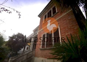 Facciata - Villa via Peschiera, 14, Cartoceto - foto 14