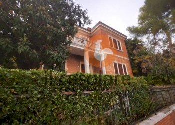 Facciata - Villa via Peschiera, 14, Cartoceto - foto 15