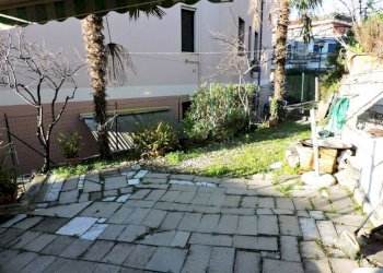 Giardino - Trilocale via Penego, Genova (zona Quarto) - foto 10