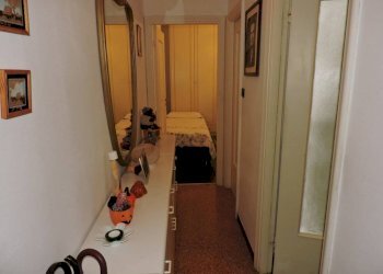 Corridoio - Trilocale via Penego, Genova (zona Quarto) - foto 13