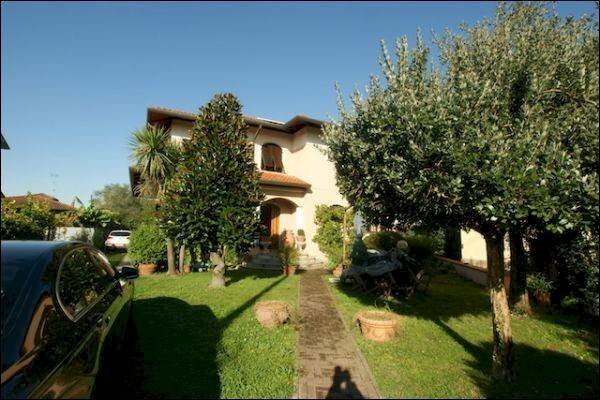 Independent house Carrara - photo 1