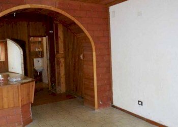 Capannone Lerici - foto 1