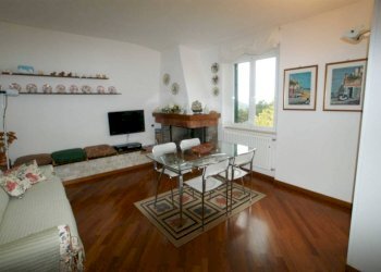 Trilocale via Cristoforo Colombo, Ameglia - foto 1