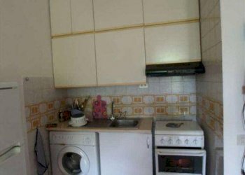 One-room apartment Ameglia - photo 9