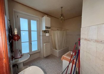 Bagno - Four-room apartment piazza Santa Maria Maggiore, 11, Mondovì - photo 11