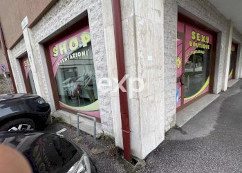 Shop Piazza de Gasperi, Casarsa della Delizia - photo 4