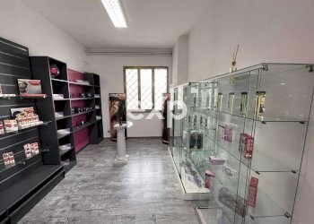 Shop Piazza de Gasperi, Casarsa della Delizia - photo 7