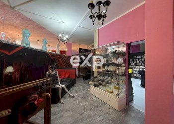 Shop Piazza de Gasperi, Casarsa della Delizia - photo 8