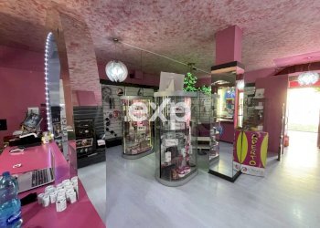 Shop Piazza de Gasperi, Casarsa della Delizia - photo 12