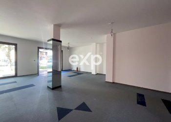 Negozio Piazza de Gasperi, Casarsa della Delizia - foto 24
