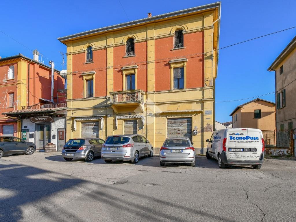 Stable - Palace Piazza della repubblica, Galliera - photo 3