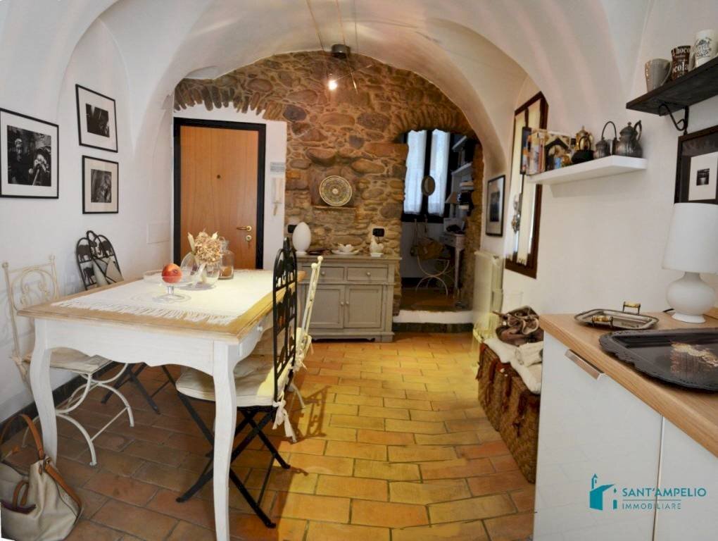 Cucina - Trilocale Dolceacqua - foto 2