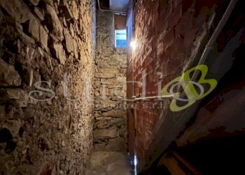 Appartamento via Camillo Benso di Cavour, Apricale - foto 10