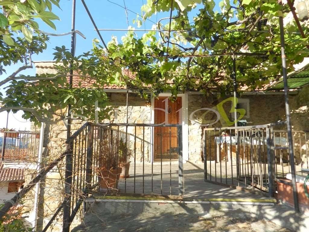 Facciata - Three-room apartment strada per Negi, Seborga - photo 1