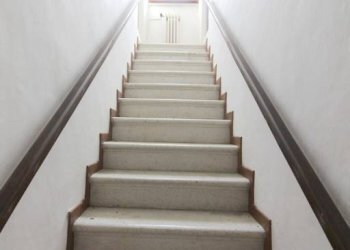 scala interna - Casa indipendente via Montemaggio, San Leo - foto 12