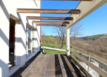 terrazza pergolata - Villa San Leo - foto 4