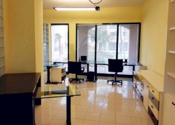 Sala Clienti - Attività Commerciale piazza Oreste Cavallari, 9, Rimini - foto 6