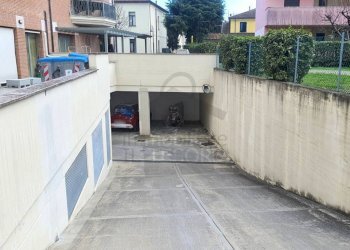 Garage - Negozio piazza Europa n. 6, Verucchio - foto 7