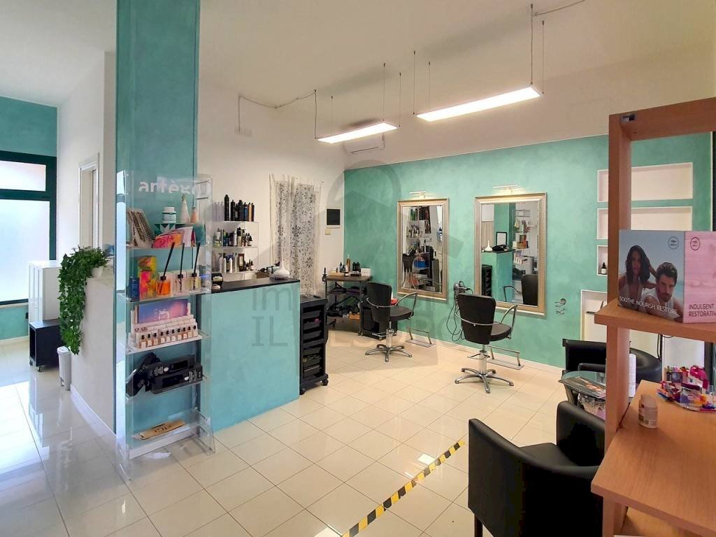 Negozio - Negozio via Mondolfo, Rimini - foto 1