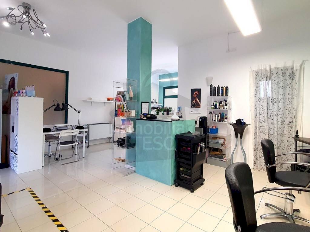 Negozio - Negozio via Mondolfo, Rimini - foto 2