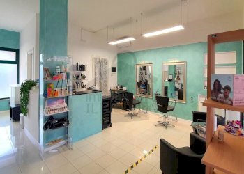 Negozio - Negozio via Mondolfo, Rimini - foto 1