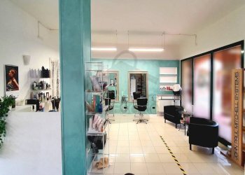 Negozio - Negozio via Mondolfo, Rimini - foto 5