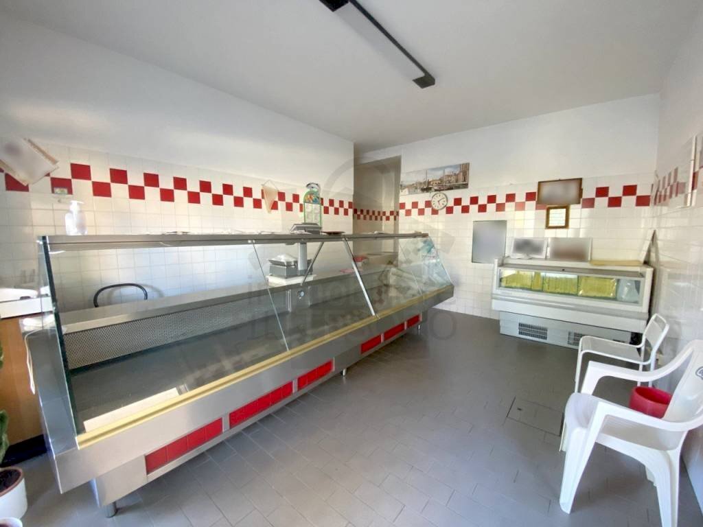 Negozio 25 MQ - Shop via Marecchiese, Rimini - photo 1