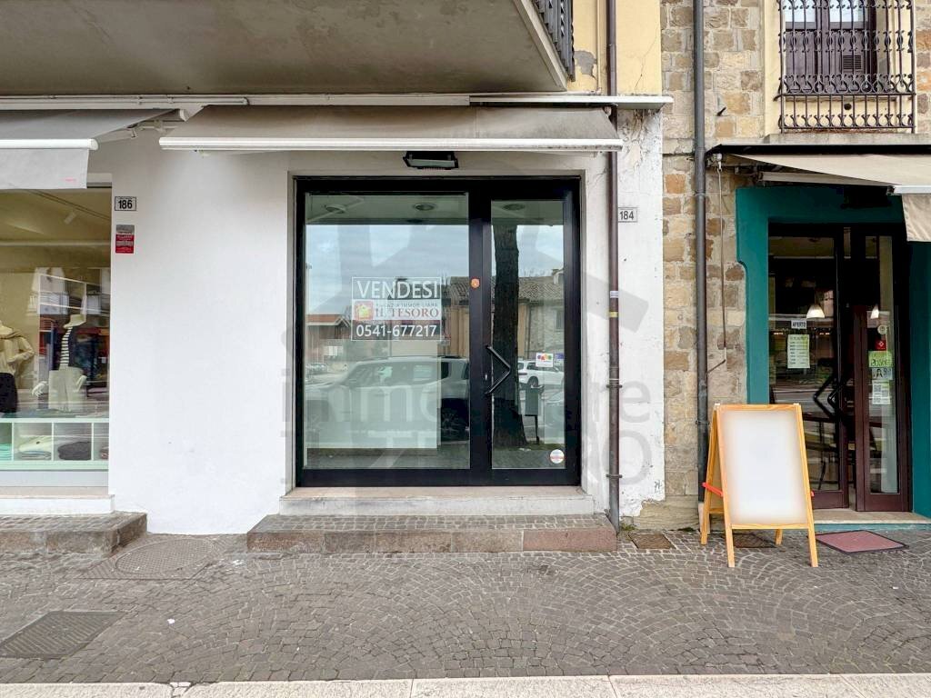 Facciata - Negozio via Casale, 184, Verucchio - foto 1