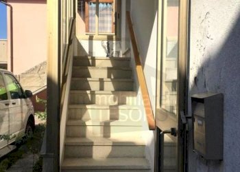 Entrata verandata - Rustico via Castello, Pietrarubbia - foto 2