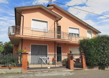 Esterno - Villa via Vladimir Ilic Ulianov Lenin, 20, Verucchio - foto 1