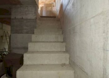 scala interna - Casa indipendente Poggio Torriana - foto 10