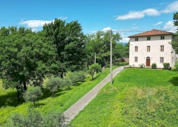 vendesi villa ristrutturata luccaDJI_0702.JPG - Villa Via per Gattaiola e Meati 598/A, Lucca - foto 2