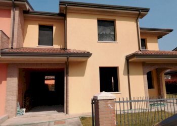 img 20210329 150144 - Villa a Schiera via PRIMO MAGGIO, San Possidonio - foto 1