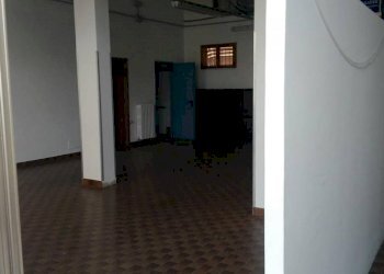 p 20181018 161606 - Negozio via Renzo Guaitoli, 28B, Carpi - foto 2