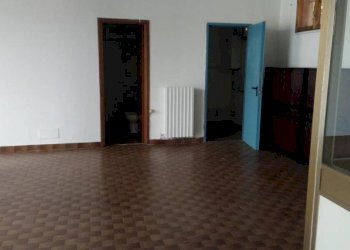 p 20181018 161701 - Negozio via Renzo Guaitoli, 28B, Carpi - foto 3