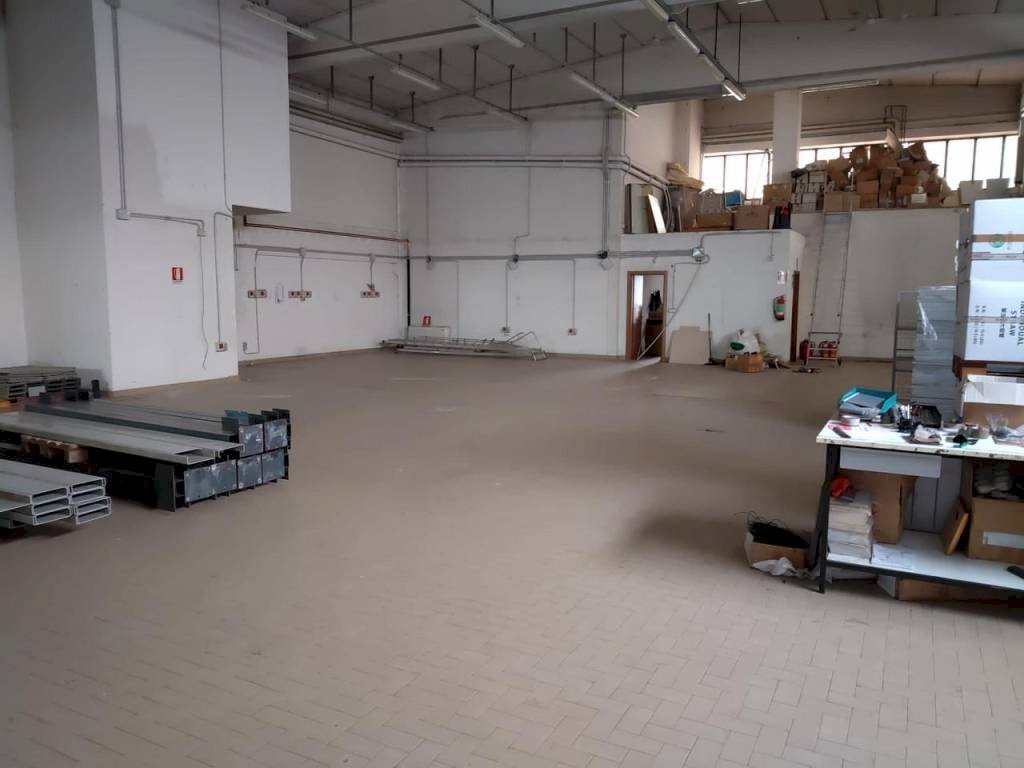 12ab89ce 0f45 40eb a236 4b8b9fbc31e3 - Shed via Lucania, Carpi - photo 1