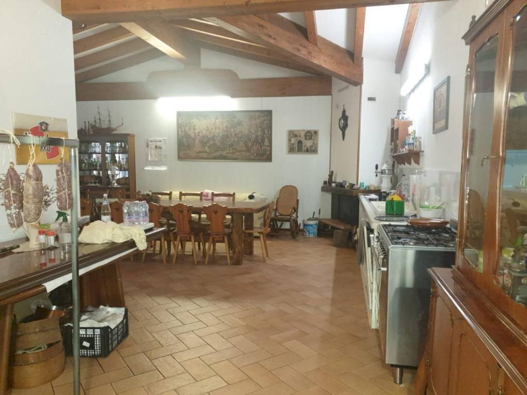 48771cfd 1bb9 44ab 941f 3f64600ac84a - Warehouse Carpi - photo 2