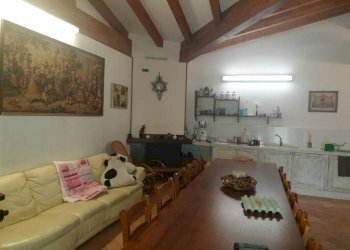 9429acbc b0db 4217 ae56 ce07774054b7 - Warehouse Carpi - photo 4